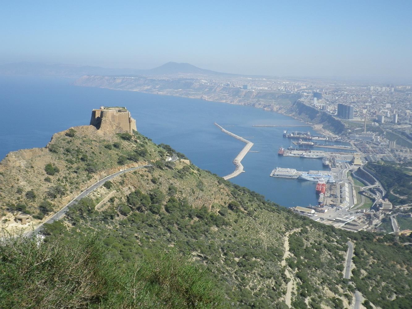 1635 le fort et le port d'oran .JPG